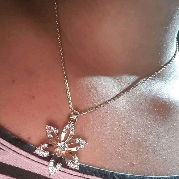 Gold Flower Rhinestone Necklace & Earring Set Quiet Luxury Statement Jewelry - Picture 6 of 14